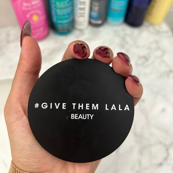 GIVE THEM LALA HIGHLIGHT TOPLESS - Picture 4 of 5